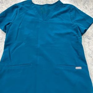 FIGS Casma 3 Pocket Top Pacific Blue Scrub Top